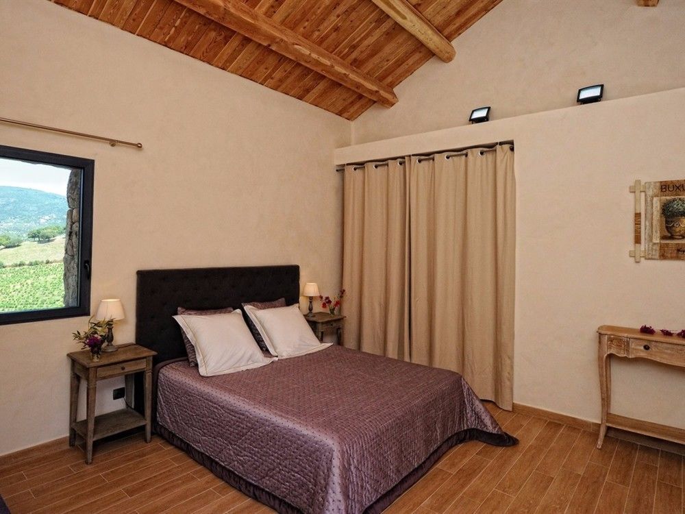 D'hotes Domaine Pero Longo 2*